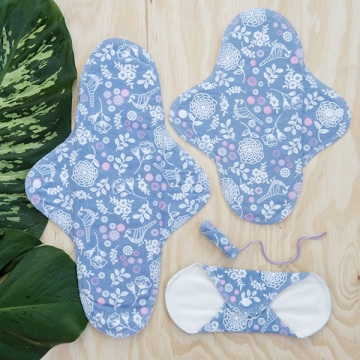 Imse Vimse Kit d'essai Garden Un petit coffret contenant des serviettes hygiéniques, des protège-slips et un tampon lavable à tester