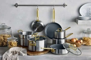 GreenPan Batterie de cuisine Stanley Tucci inox, poignées champagne, 11 pièces Batterie de cuisine 11 pièces en inox avec revêtement antiadhésif sans PFAS, fabriquée en Italie
