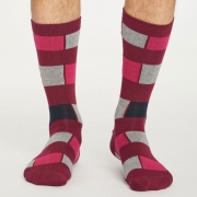 Thought Bamboe Sokken - Geo Stripe Bilberry Comfortabele sokken van bamboe en bio-katoen