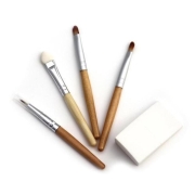 Natural Earth Paint Make-up Penselen + Spons (4) Set van 4 verschillende make-up penselen van bamboe en een spons